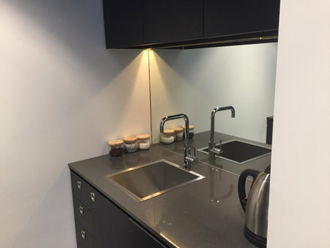 Tasha\'s Apartments On Warwick - Accommodation NT 15