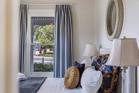 Grandview Accommodation - The Elm Tree Apartments - NT Tourism 11