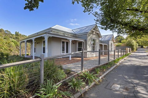 Grandview Accommodation - The Elm Tree Apartments - NT Tourism 29