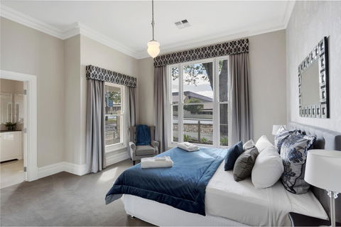 Grandview Accommodation - The Elm Tree Apartments - NT Tourism 2