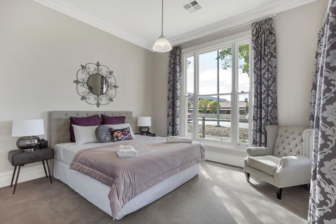 Grandview Accommodation - The Elm Tree Apartments - NT Tourism 9