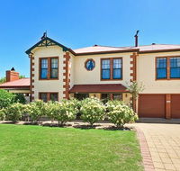 Wine and Roses Bed and Breakfast - NT Tourism