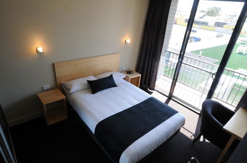 Mansfield Park Hotel - NT Tourism 12