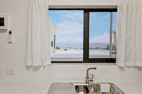 Atlantic West Beach Apartments - Accommodation NT 12