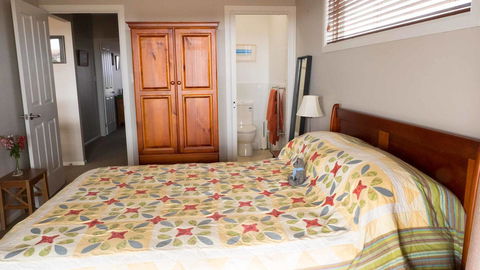 Rezare House Bed & Breakfast - NT Tourism 14