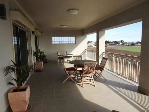 Rezare House Bed & Breakfast - NT Tourism 18