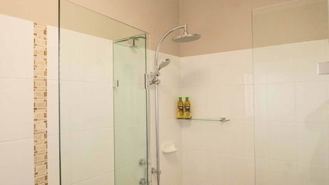 Rezare House Bed & Breakfast - NT Tourism 24