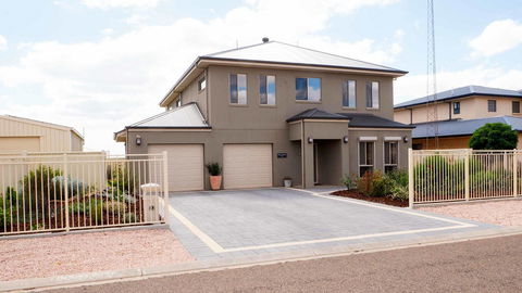 Rezare House Bed & Breakfast - NT Tourism 0