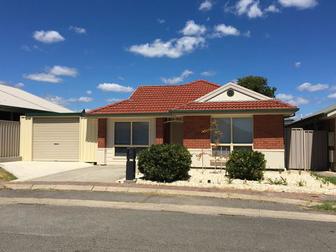 Windsor Gardens Home - NT Tourism 18