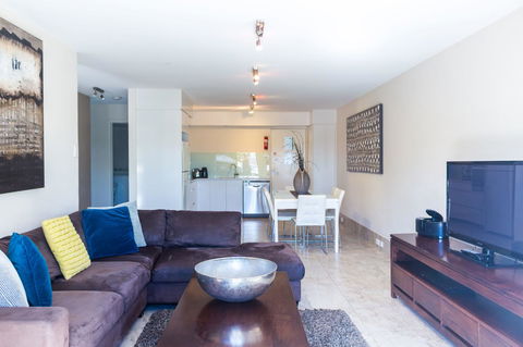 Bayview Beachfront Apartments, In Town Right On The Beach - Accommodation NT 43