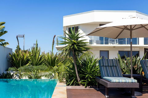 Bayview Beachfront Apartments, In Town Right On The Beach - Accommodation NT 17