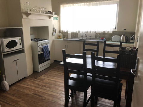 Kingscote Central - Accommodation NT 7