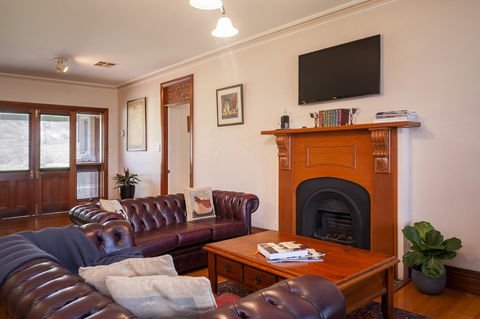 Angaston Saleyards Luxury Accommodation - NT Tourism 24