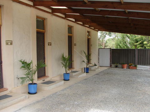 Truro Weighbridge Motel - NT Tourism 9
