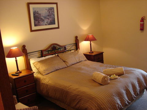 Truro Weighbridge Motel - NT Tourism 7