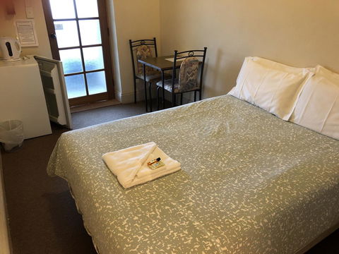 Truro Weighbridge Motel - NT Tourism 2