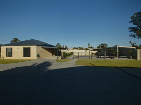 DBJ Holiday Units - NT Tourism 1