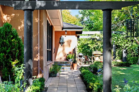 Adelaide Hills Retreats - NT Tourism 43