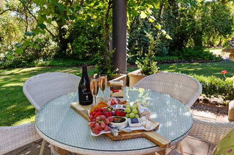 Adelaide Hills Retreats - NT Tourism 14
