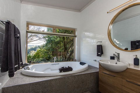 Adelaide Hills Retreats - NT Tourism 44