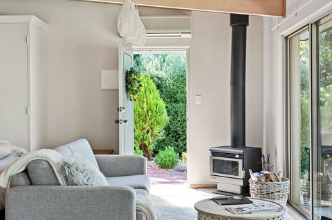 Adelaide Hills Retreats - NT Tourism 20