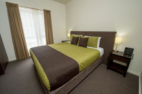Clare Country Club - Accommodation NT 15