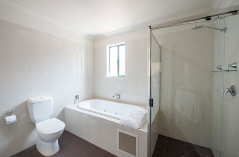 Clare Country Club - Accommodation NT 12