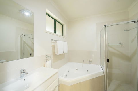 Clare Country Club - Accommodation NT 20