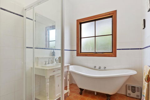 The Log Cabin - 47 Jetty Road - NT Tourism 3