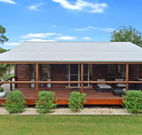 The Log Cabin - 47 Jetty Road - NT Tourism