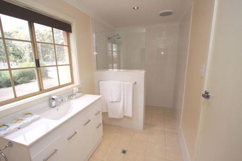 Clare Central - Accommodation NT 9