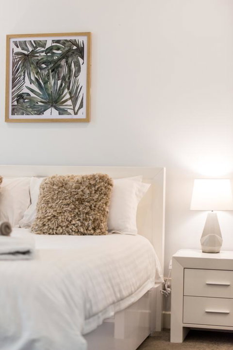 Beachside Luxury & Comfort, Ocean Views In Glenelg - Accommodation NT 13