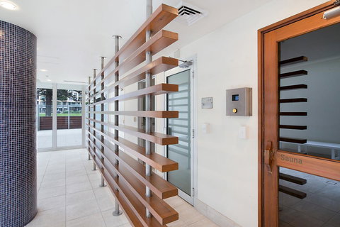 Beachside Luxury & Comfort, Ocean Views In Glenelg - Accommodation NT 27