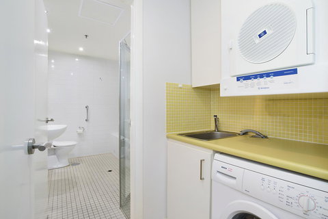 Beachside Luxury & Comfort, Ocean Views In Glenelg - Accommodation NT 20