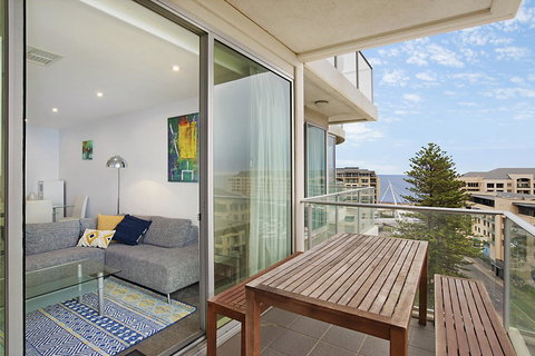 Beachside Luxury & Comfort, Ocean Views In Glenelg - Accommodation NT 1