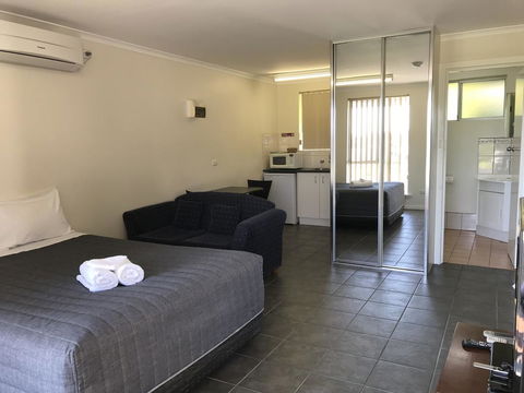 Robetown Motor Inn & Apartments - Accommodation NT 41