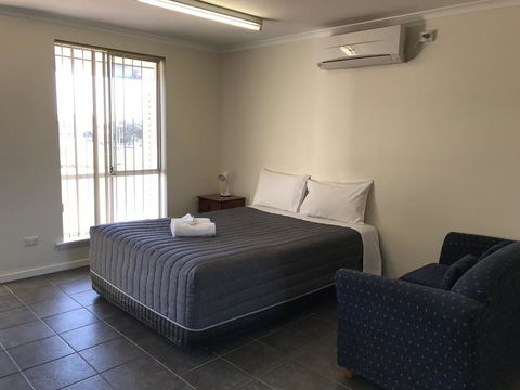 Robetown Motor Inn & Apartments - Accommodation NT 40