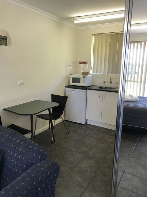 Robetown Motor Inn & Apartments - Accommodation NT 42