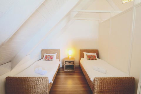 Caledonian Inn - Accommodation NT 9