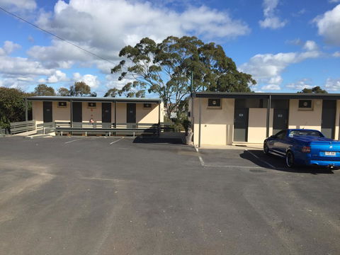 Blue Lake Motel - NT Tourism 24