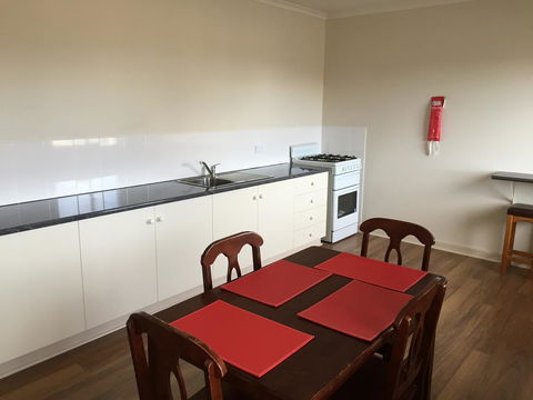 Blue Lake Motel - NT Tourism 25
