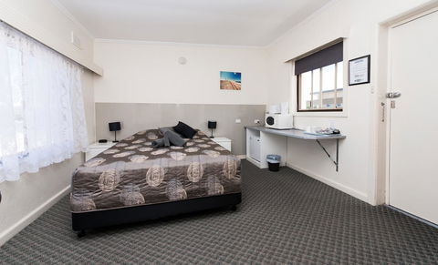 Blue Lake Motel - NT Tourism 4