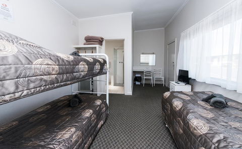 Blue Lake Motel - NT Tourism 9