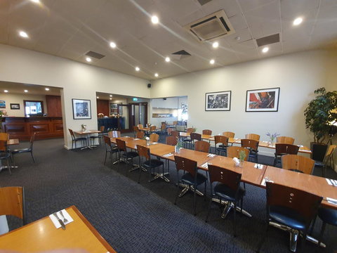 Pier Hotel Port Lincoln - Accommodation NT 9