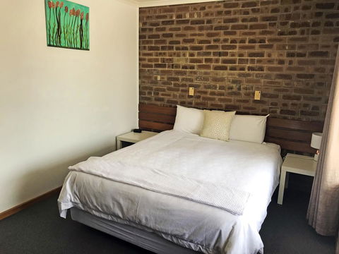 Lake Albert Motel - NT Tourism 40