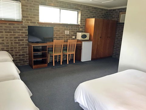 Lake Albert Motel - NT Tourism 43