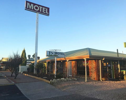 Lake Albert Motel - NT Tourism 12