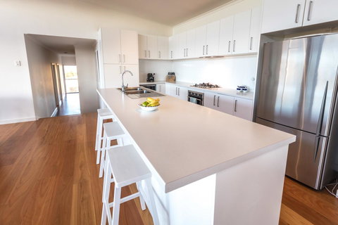 Middle River Beach House - East & West House - Accommodation NT 10