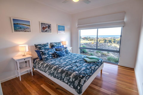 Middle River Beach House - East & West House - Accommodation NT 12