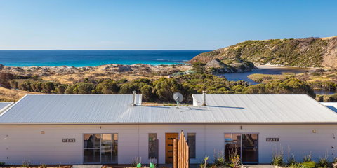 Middle River Beach House - East & West House - Accommodation NT 9